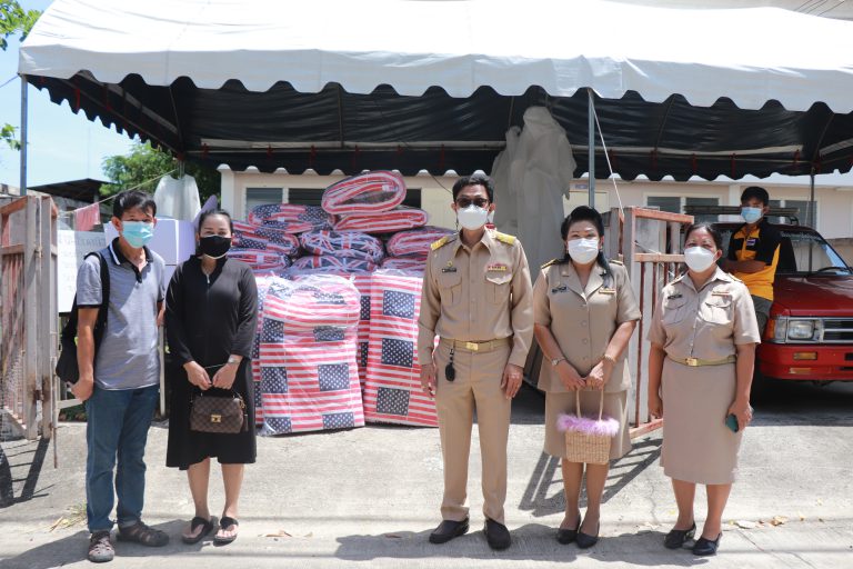 รับมอบบชุด ppe จำนวน 100 ชุด