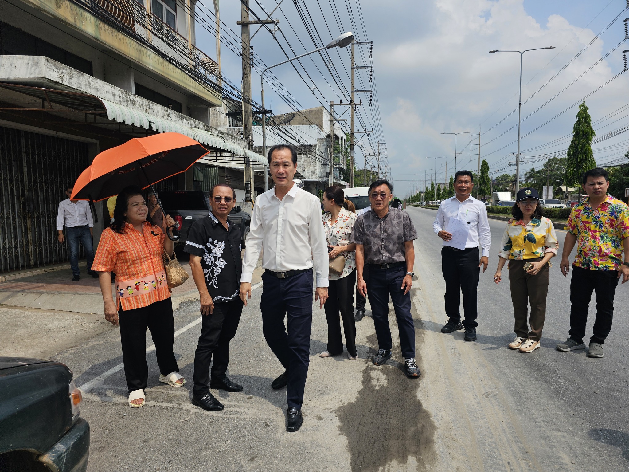 การปรับปรุงถนนศุขประยูรและถนนจารุวร ในโครงการซ่อมแซมถนนศุขประยูรและถนนจารุวร