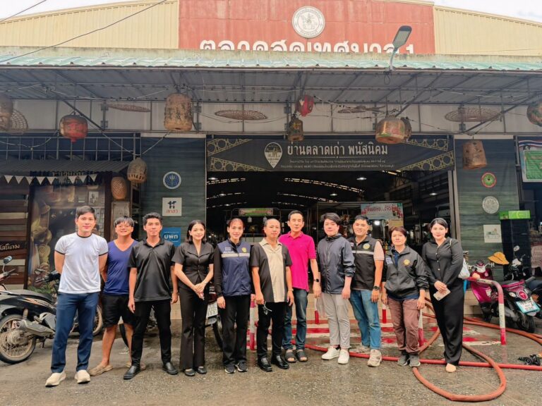 ดำเนินการล้างตลาดเทศบาล 1 เทศบาลเมืองพนัสนิคม